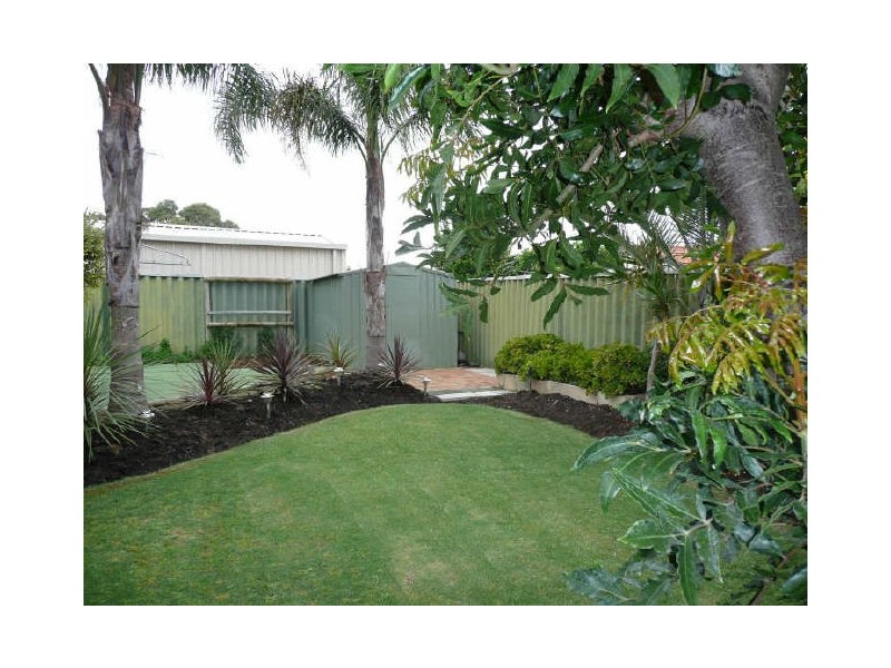 188 Oakmont Ave, Meadow Springs WA 6210