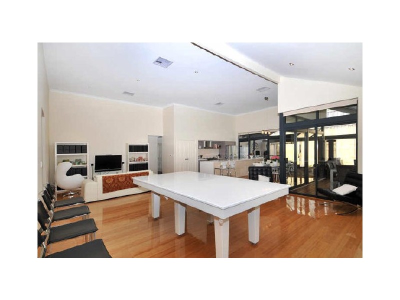 33 Waratah Circle, Halls Head WA 6210