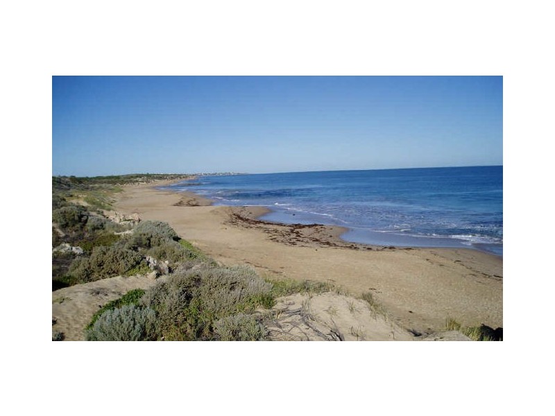 33 Waratah Circle, Halls Head WA 6210