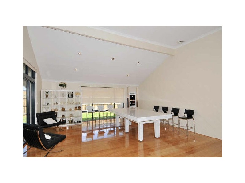 33 Waratah Circle, Halls Head WA 6210