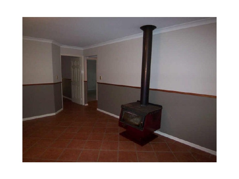 98 Woodland Parade, Stake Hill WA 6210