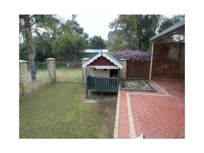 98 Woodland Parade, Stake Hill WA 6210