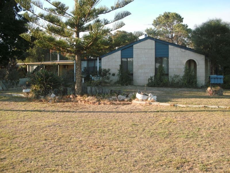 9a Nairn Road, Coodanup WA 6210