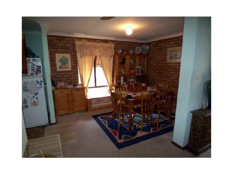 1 Kent Close, Halls Head WA 6210