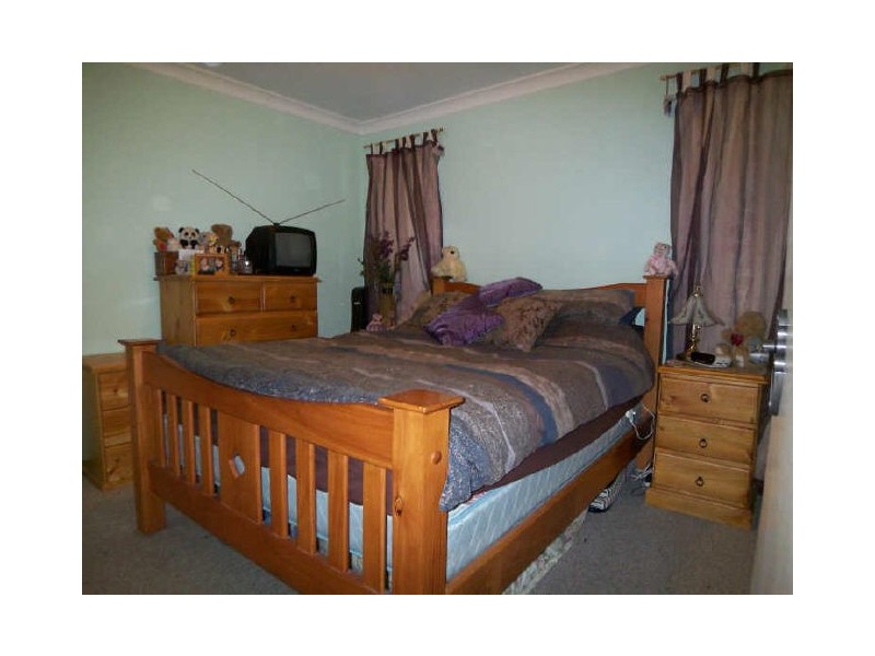 1 Kent Close, Halls Head WA 6210