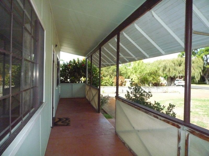 32 Kitchener Street, Dudley Park WA 6210