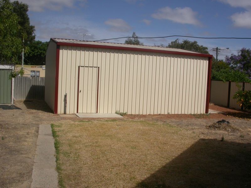 6 Doongin Place, Greenfields WA 6210