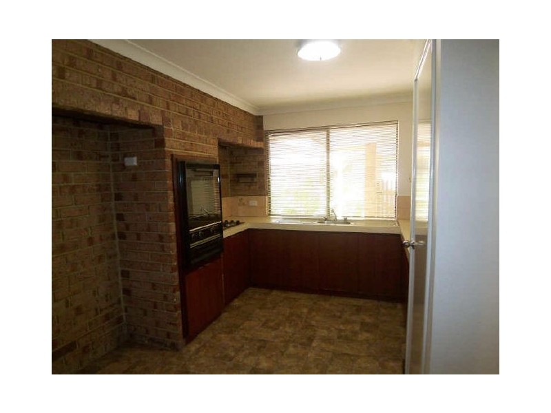 26 Peelwood Pde, Halls Head WA 6210