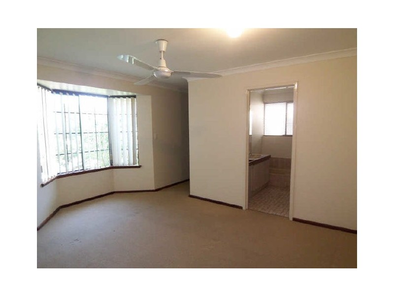 26 Peelwood Pde, Halls Head WA 6210