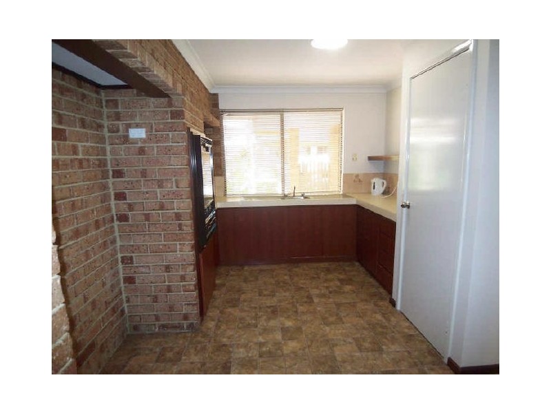 26 Peelwood Pde, Halls Head WA 6210