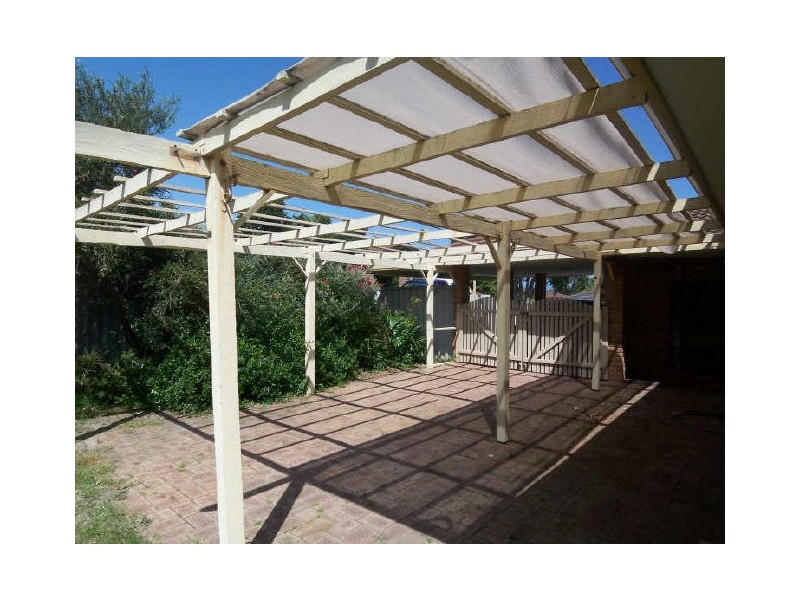 26 Peelwood Pde, Halls Head WA 6210