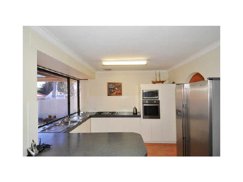 43 Glencoe Parade, Halls Head WA 6210