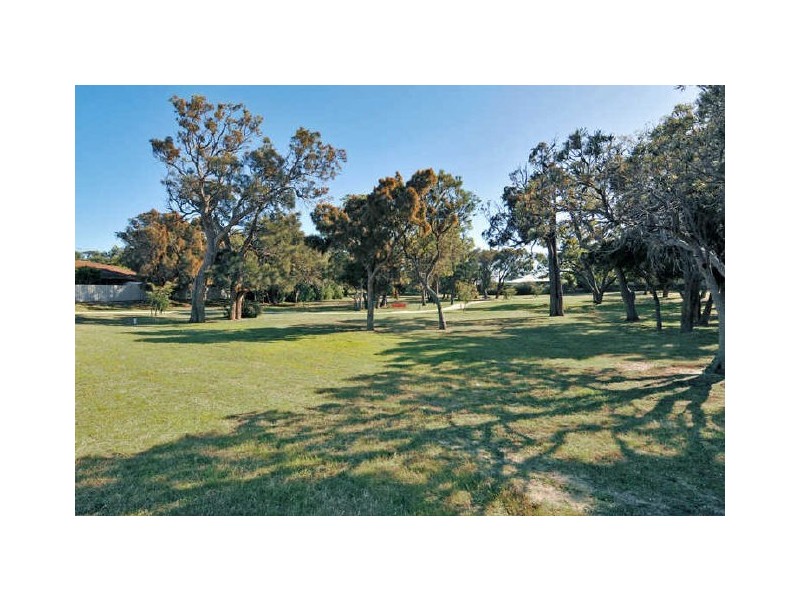 43 Glencoe Parade, Halls Head WA 6210