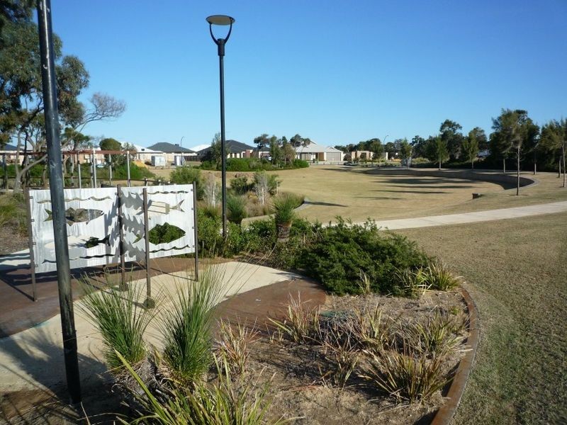 8 Senecio Way, Halls Head WA 6210