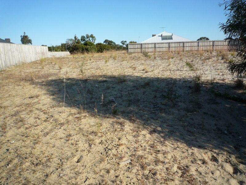 8 Senecio Way, Halls Head WA 6210