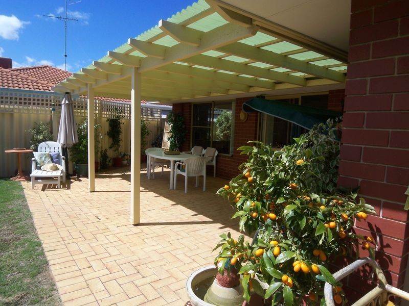 1 Calypso Road, Halls Head WA 6210