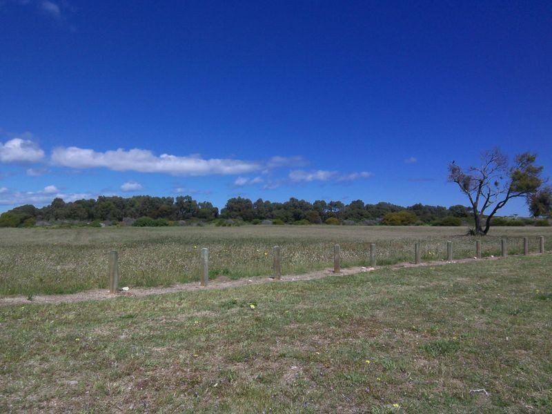 1 Calypso Road, Halls Head WA 6210