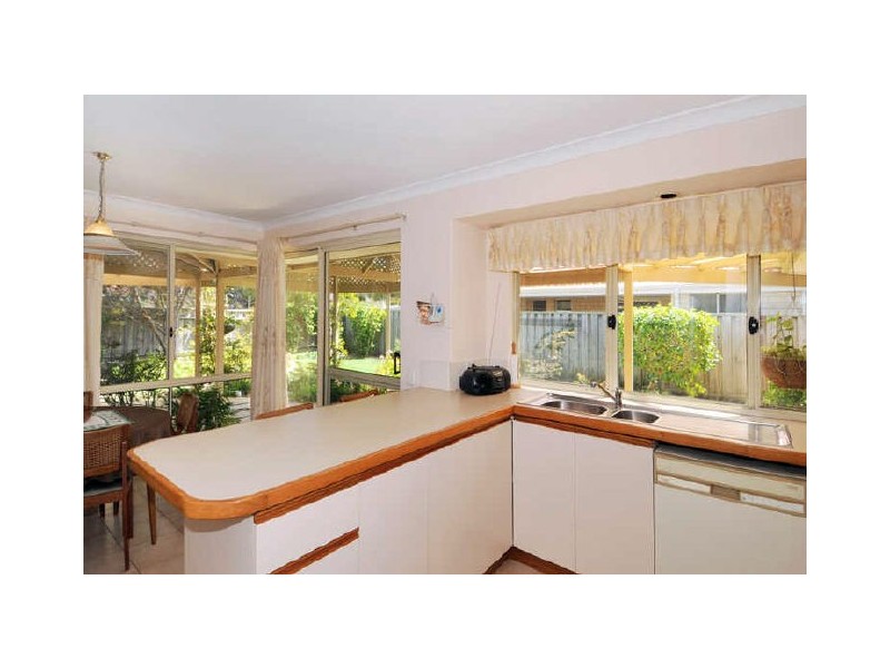 11 Parkwater Cove, Halls Head WA 6210