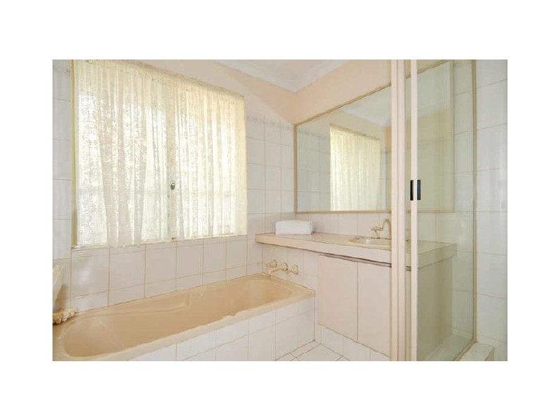 11 Parkwater Cove, Halls Head WA 6210