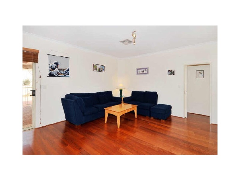 211 Oakmont Ave, Meadow Springs WA 6210