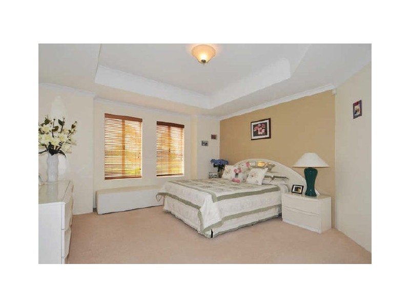 211 Oakmont Ave, Meadow Springs WA 6210