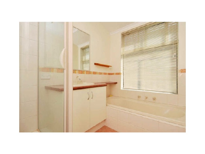 211 Oakmont Ave, Meadow Springs WA 6210