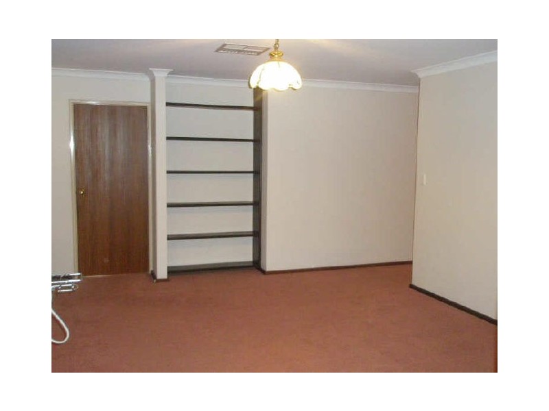 1 Clipper Way, Halls Head WA 6210