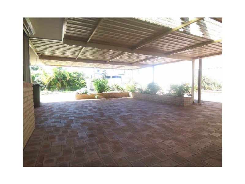 1 Clipper Way, Halls Head WA 6210