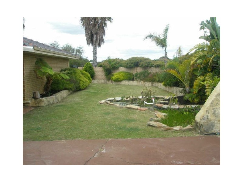 1 Clipper Way, Halls Head WA 6210