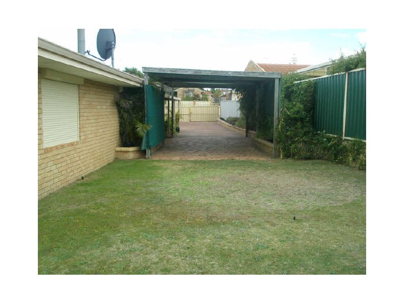 1 Clipper Way, Halls Head WA 6210