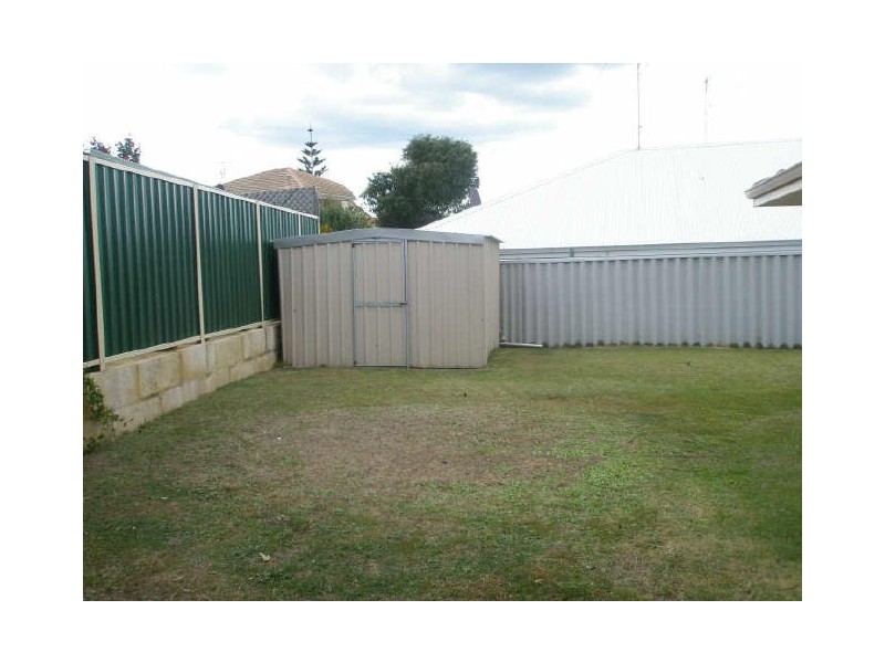 1 Clipper Way, Halls Head WA 6210