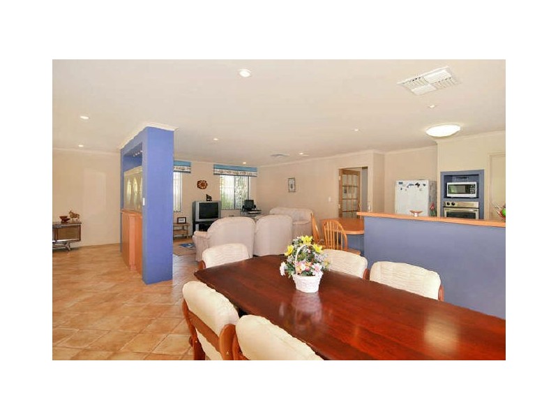 31 Darwin Terrace, Dudley Park WA 6210