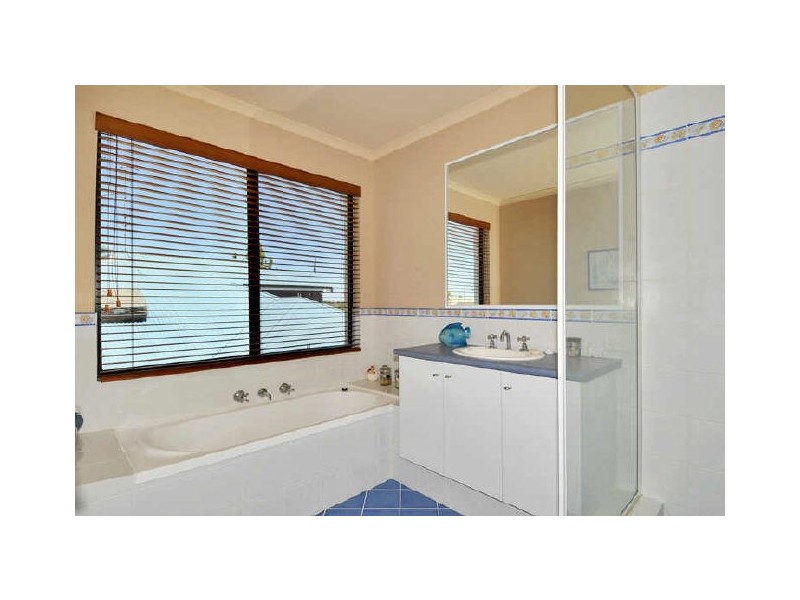 31 Darwin Terrace, Dudley Park WA 6210