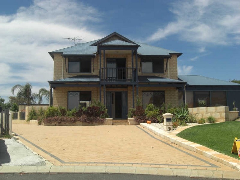 7 Dryandra Place, Halls Head WA 6210