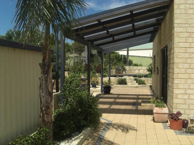 7 Dryandra Place, Halls Head WA 6210
