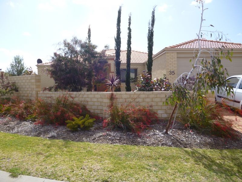35 Tranquility Way, Halls Head WA 6210