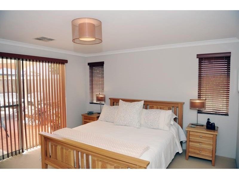 35 Tranquility Way, Halls Head WA 6210