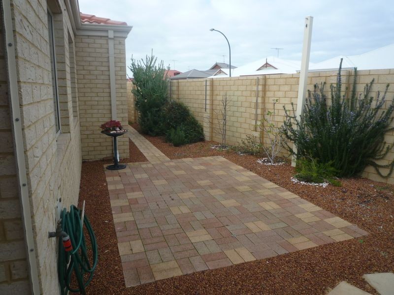 35 Tranquility Way, Halls Head WA 6210