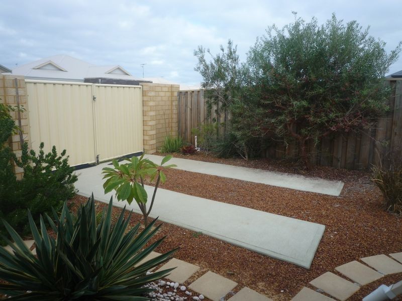 35 Tranquility Way, Halls Head WA 6210