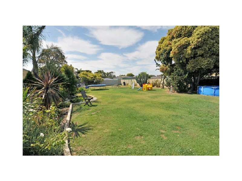 1 Merrivale Street, Wannanup WA 6210