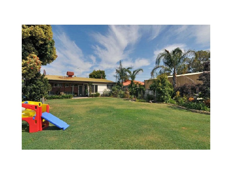 1 Merrivale Street, Wannanup WA 6210