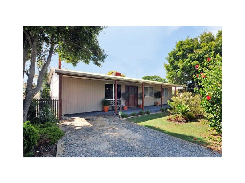 1 Merrivale Street, Wannanup WA 6210