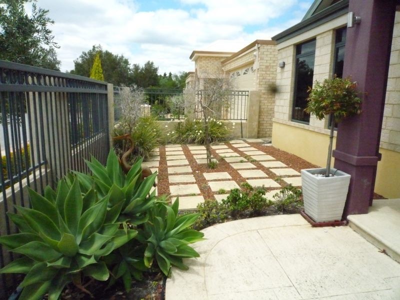 20 Tasman Loop, Dudley Park WA 6210