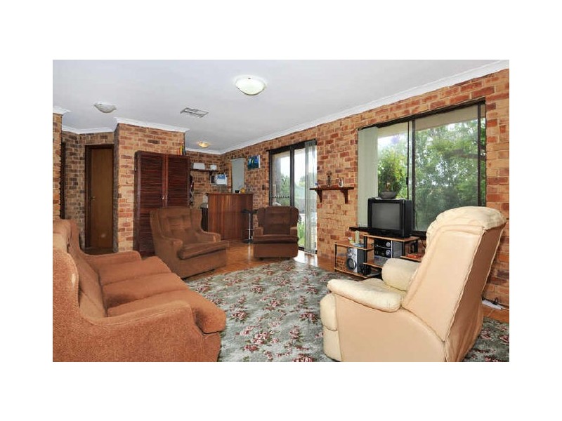 7 Silkwood Close, Halls Head WA 6210