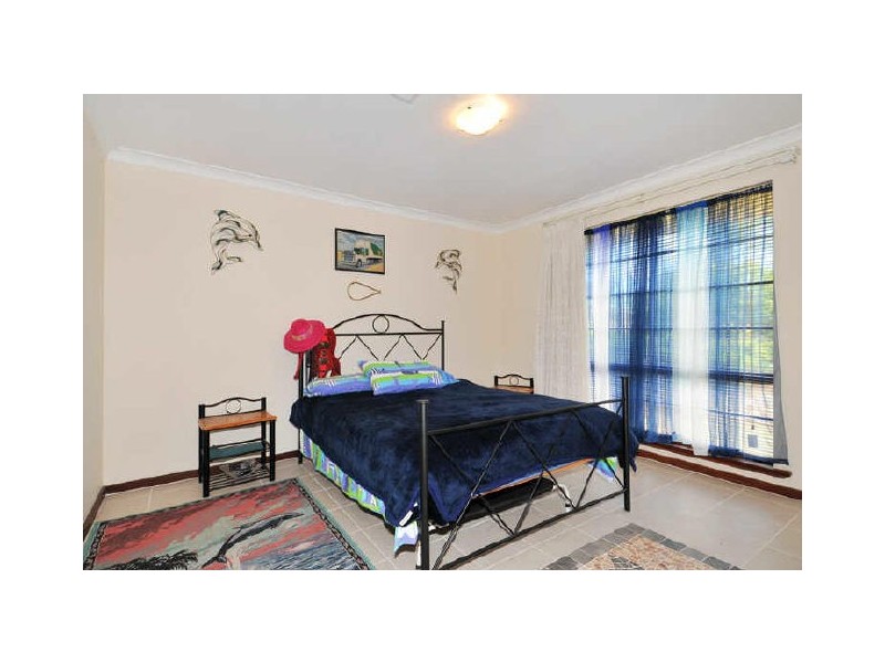 7 Silkwood Close, Halls Head WA 6210