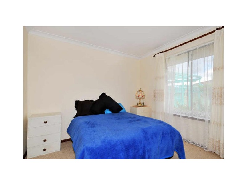 7 Silkwood Close, Halls Head WA 6210