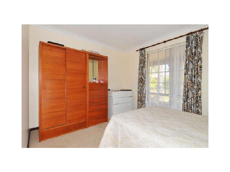 7 Silkwood Close, Halls Head WA 6210