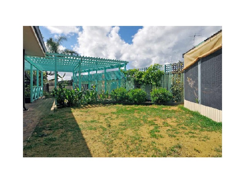 7 Silkwood Close, Halls Head WA 6210