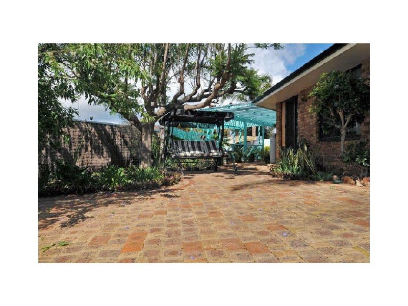 7 Silkwood Close, Halls Head WA 6210