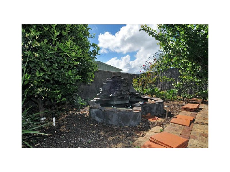 7 Silkwood Close, Halls Head WA 6210